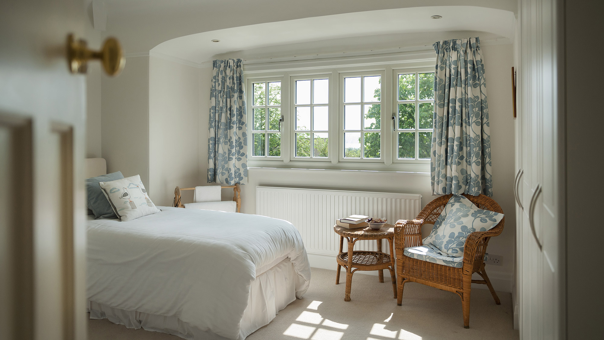 white-aluminium-windows