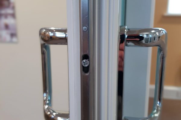 patio door centre lock
