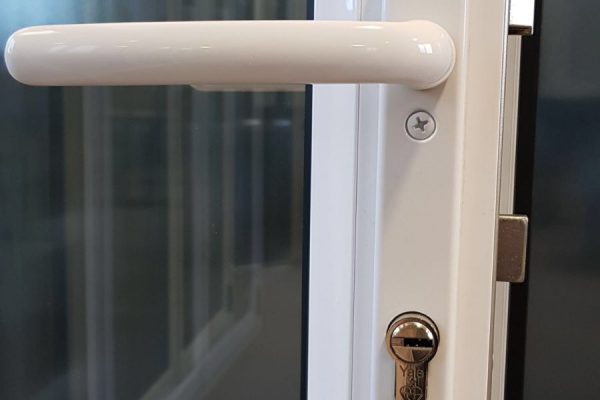 white bifold door lever handle